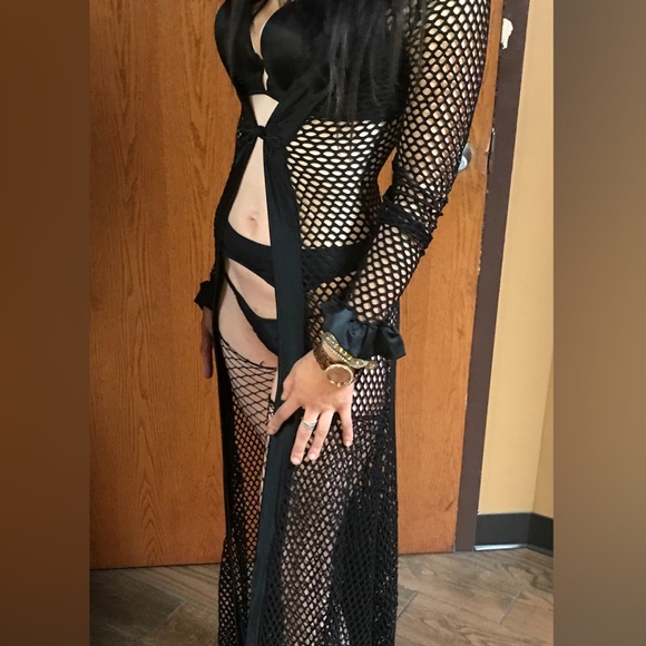 Long Black Sheer and a Fishnet Robe Fabulous Weight, size med - Picture 1 of 2